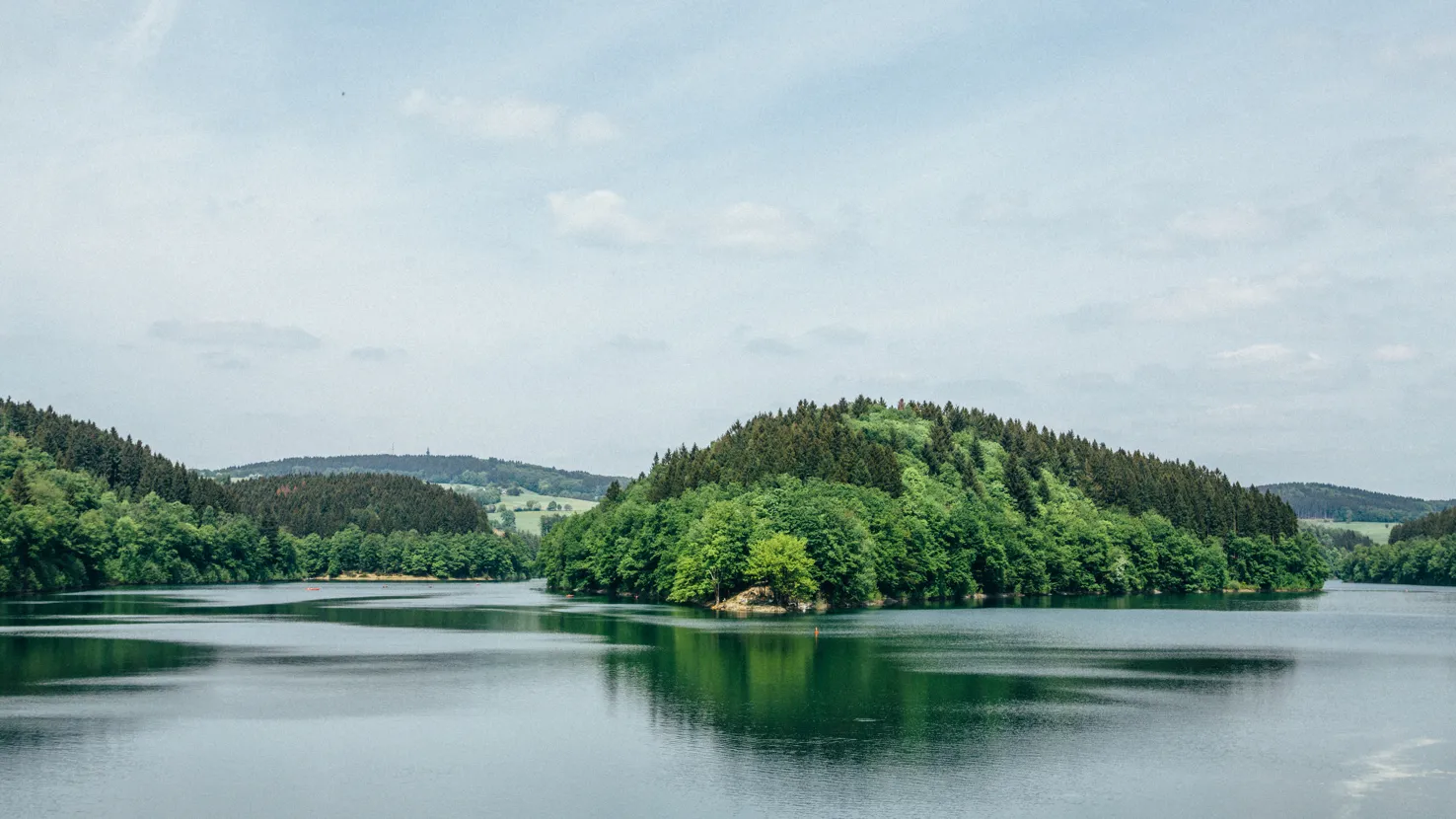 Entdecke mit dem Boot die Aggertalsperre | Reisevergngen