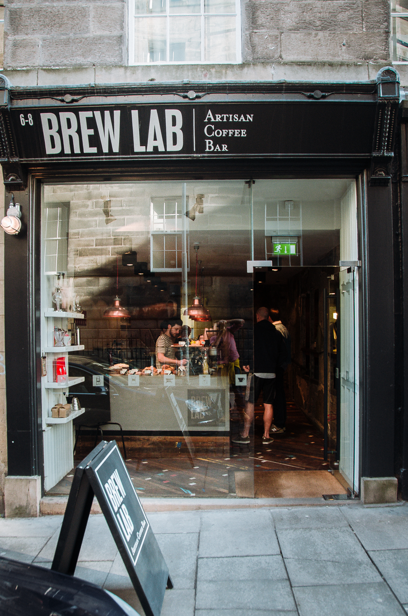 Trinke einen Kaffee im Edinburgher Brew Lab Reisevergnügen