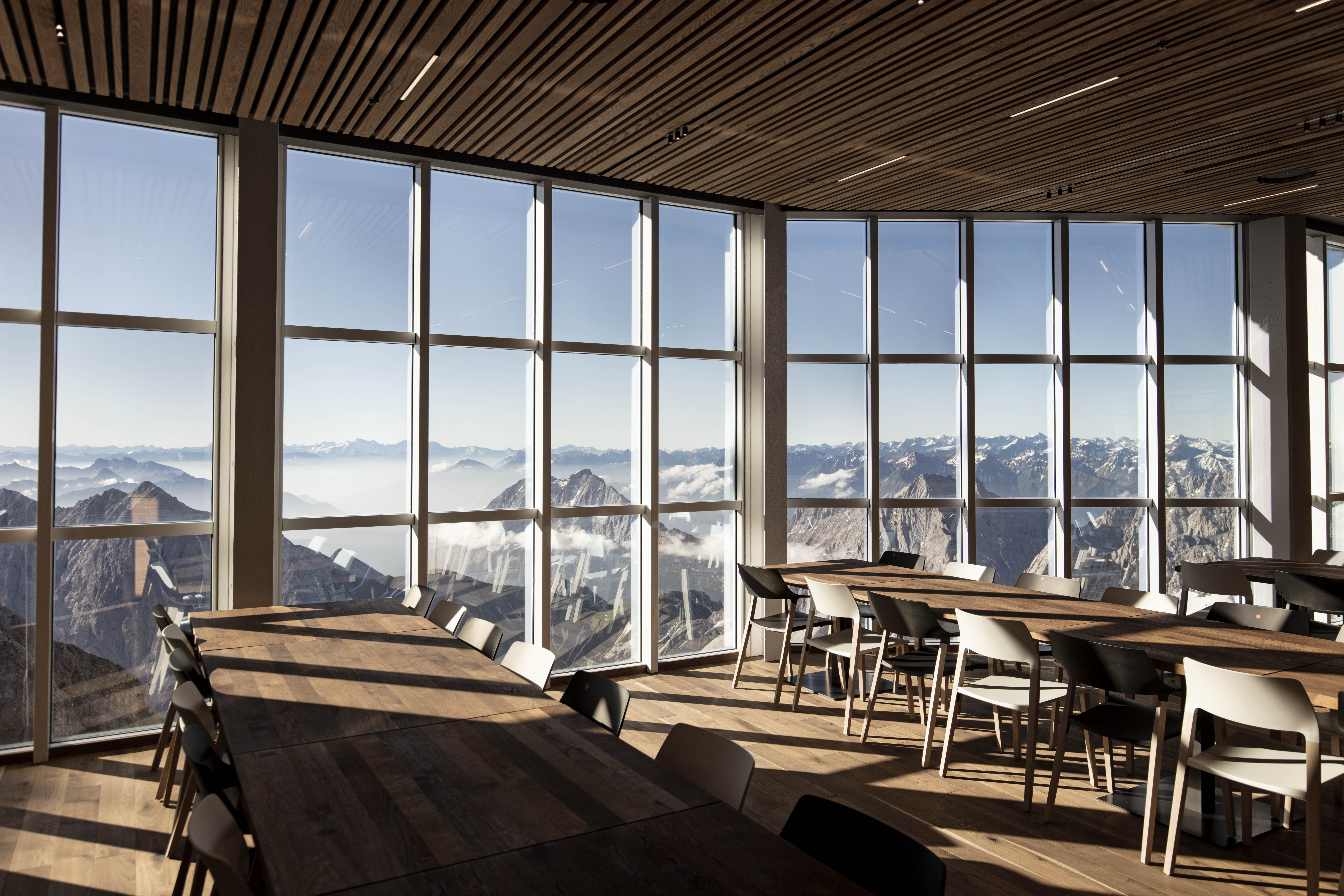 Speise mitten auf der Zugspitze im Restaurant Panorama 2962