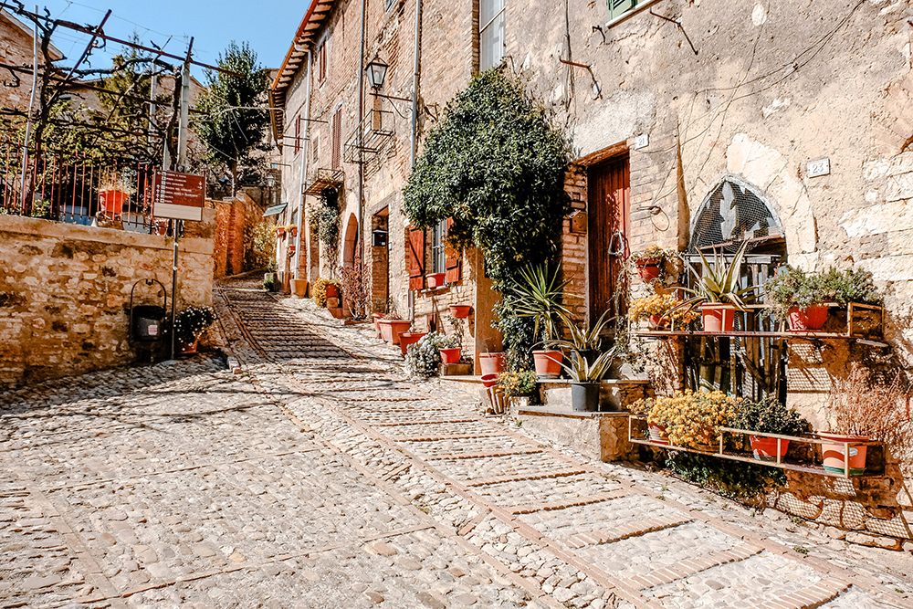 Flaniere Durch Die Malerischen Gassen Von Spello Und Trevi Reisevergn gen