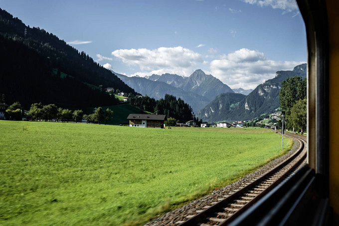 Nachtzug, Zug, Zillertalbahn, Berge, Alpen