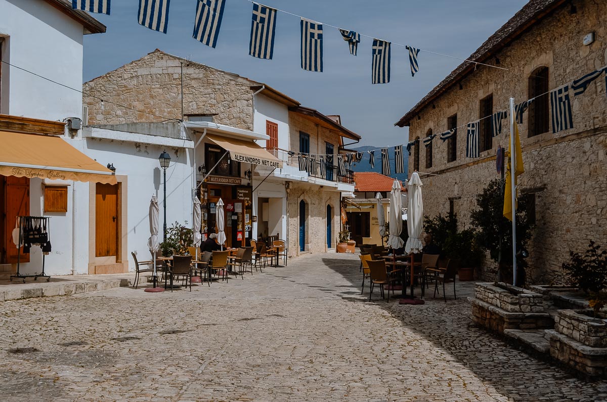 Bummle durch das charmante Dörfchen Omodos Reisevergnügen