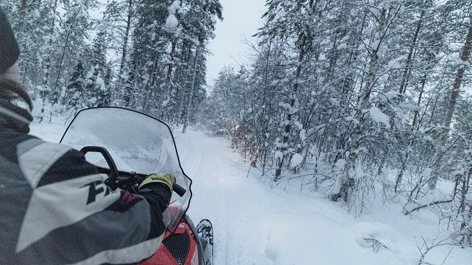 Finnisch Lappland, Schneemobil