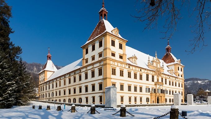 Graz-Schloss-Eggenberg-im-Winter_Graz-Tourismus