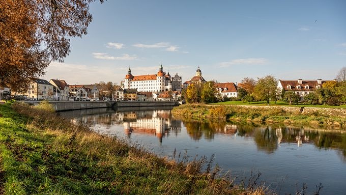 Donautal, Bayern, Deutschland, Herbst, Neuburg, Schloss