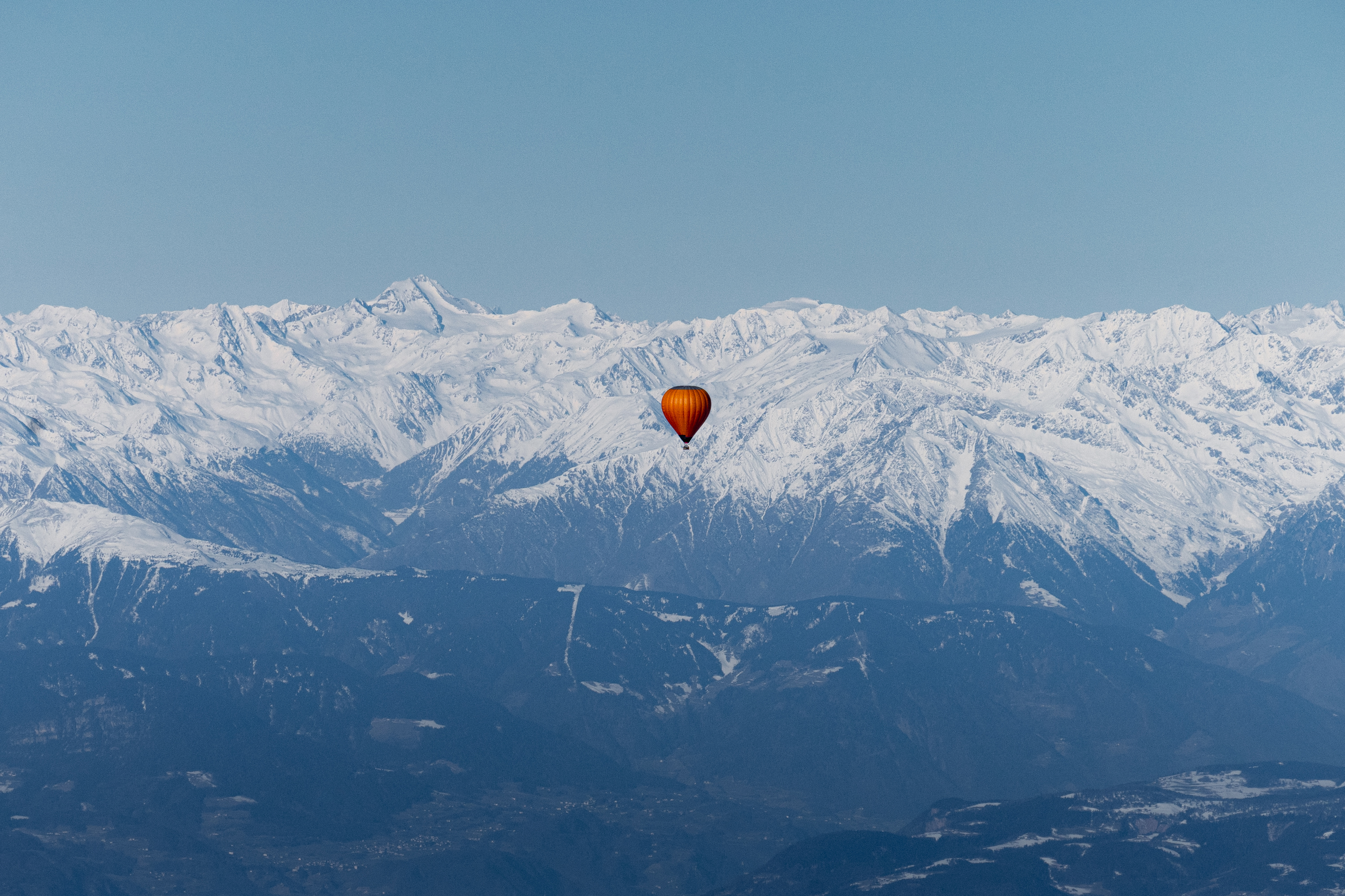 #Mit dem Heißluftballon über die Alpen – So spektakulär ist ein Flug in 6000 Metern Höhe
